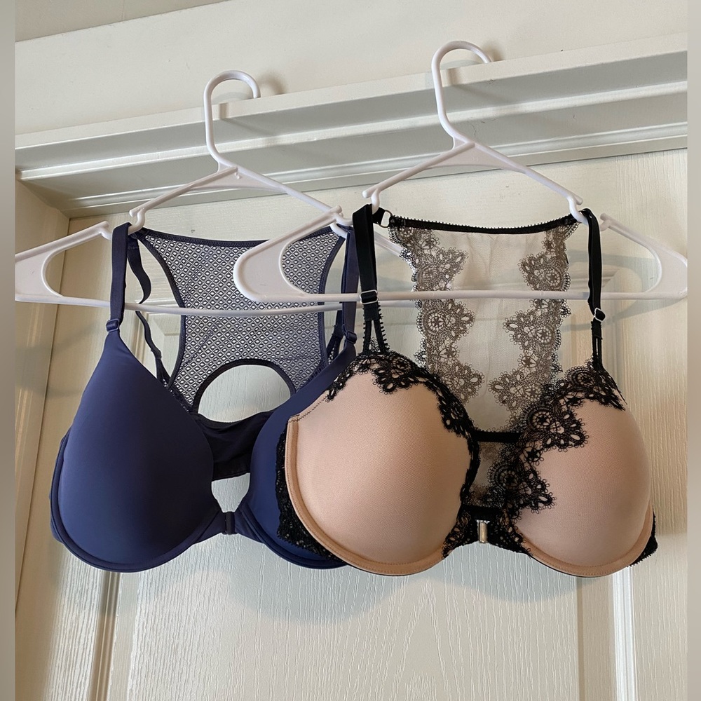 Set of two- Victoria front close bras, 36D